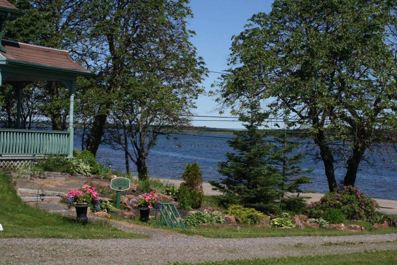 Points East Coastal Inn Saint Peters Bay Экстерьер фото